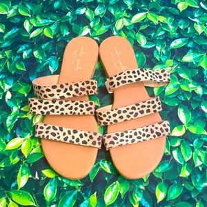 EUC Mila Paoli Suede Triple Strap Sandal - 8